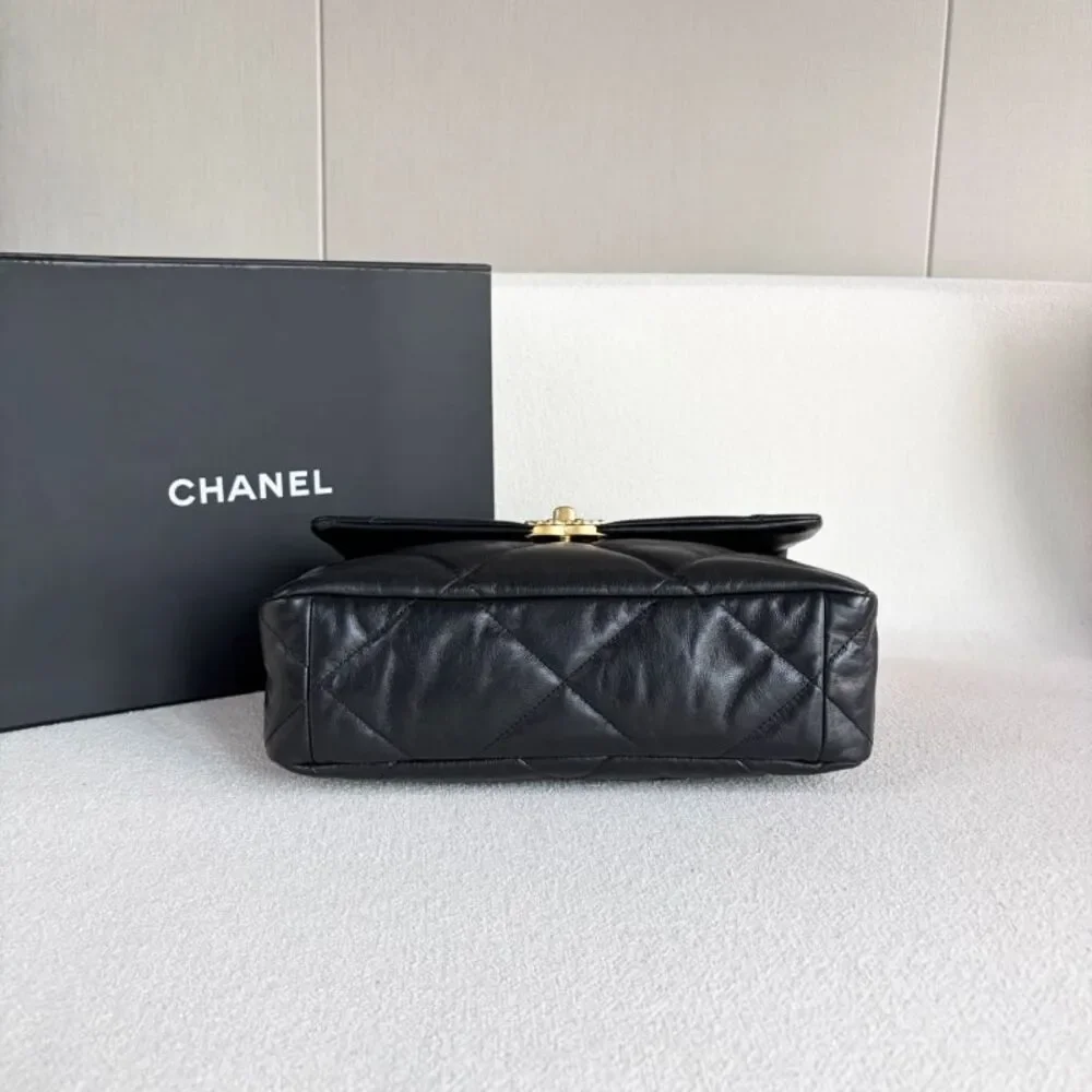 Chanel Women Pre-Loved Bag Very Good Condition